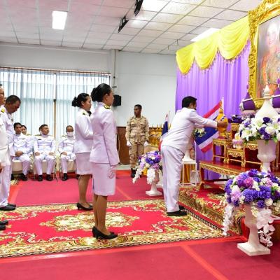 พิธีตักบาตร วางพุ่มเงิน พุ่มทอง และจุดเทียนถวายพระพรชัยมงคล สมเด็จพระนางเจ้าสุทิดา พัชรสุธาพิมลลักษณ พระบรมราชินี